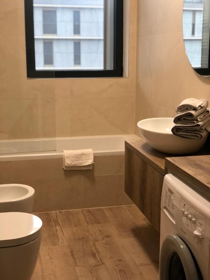 Ferienwohnung Loft With Terrace In Uptown Milan Near Rho Fiera Pero Exterior foto